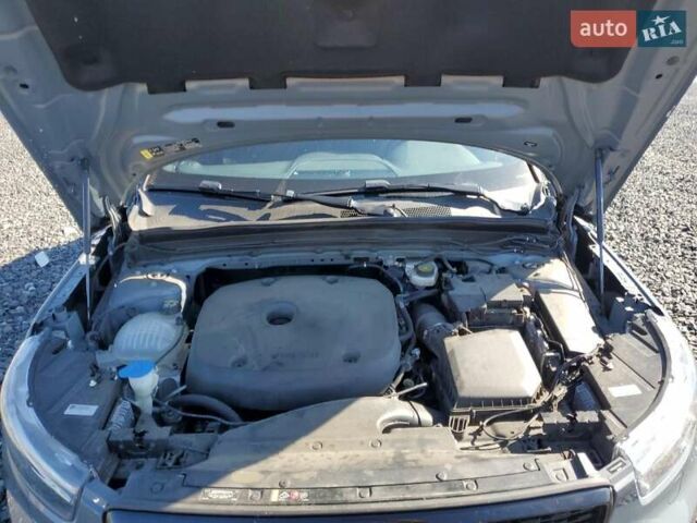 Серый Вольво XC40, объемом двигателя 2 л и пробегом 16 тыс. км за 10000 $, фото 11 на Automoto.ua