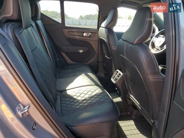 Серый Вольво XC40, объемом двигателя 2 л и пробегом 16 тыс. км за 10000 $, фото 10 на Automoto.ua