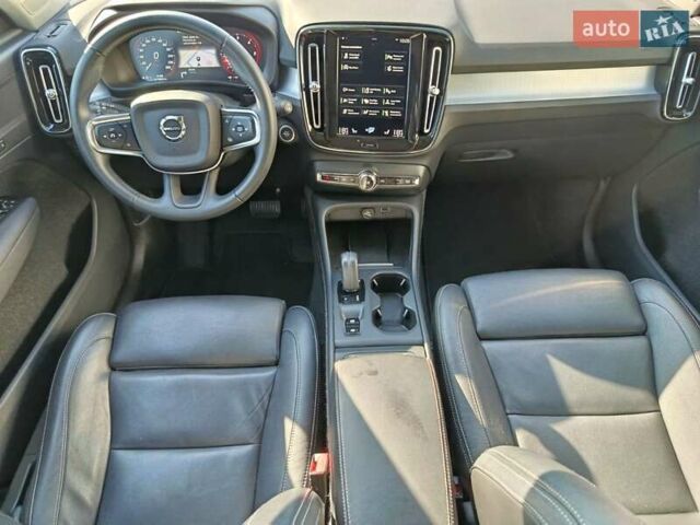 Серый Вольво XC40, объемом двигателя 1.97 л и пробегом 61 тыс. км за 35700 $, фото 20 на Automoto.ua