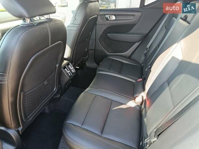 Серый Вольво XC40, объемом двигателя 1.97 л и пробегом 61 тыс. км за 35700 $, фото 15 на Automoto.ua