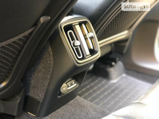 Серый Вольво XC40, объемом двигателя 2 л и пробегом 34 тыс. км за 29900 $, фото 80 на Automoto.ua