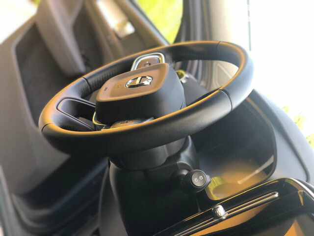 Серый Вольво XC40, объемом двигателя 2 л и пробегом 34 тыс. км за 29900 $, фото 75 на Automoto.ua