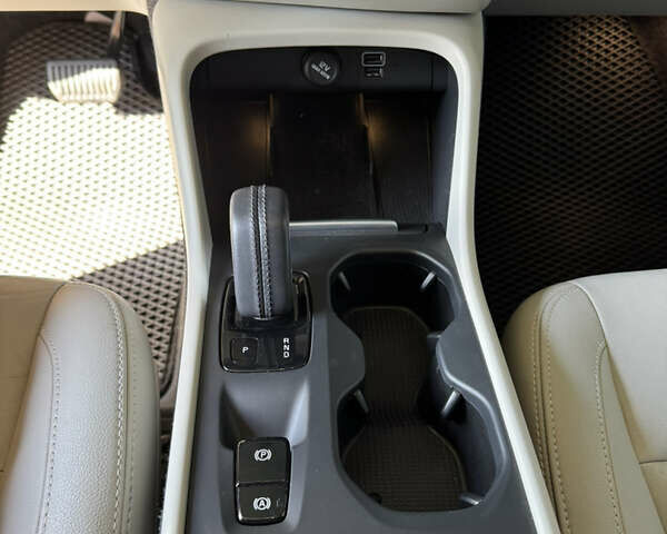 Сірий Вольво XC40, об'ємом двигуна 2 л та пробігом 65 тис. км за 20500 $, фото 11 на Automoto.ua