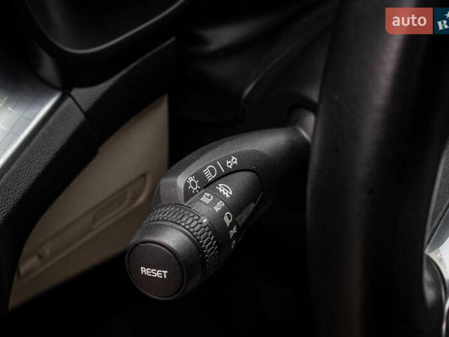 Серый Вольво XC40, объемом двигателя 1.97 л и пробегом 59 тыс. км за 27700 $, фото 46 на Automoto.ua