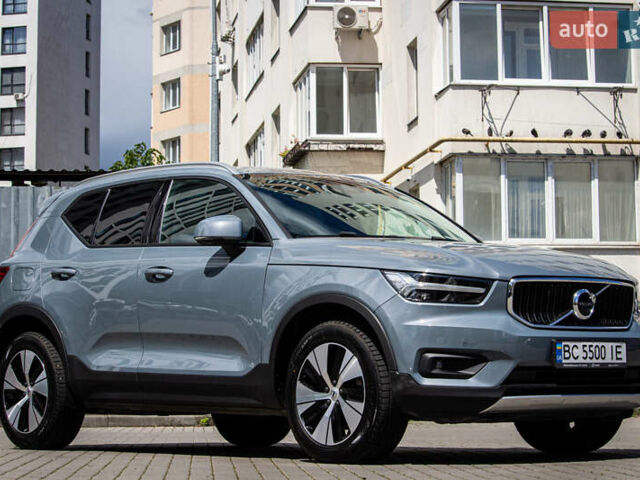 Серый Вольво XC40, объемом двигателя 1.97 л и пробегом 59 тыс. км за 27700 $, фото 2 на Automoto.ua