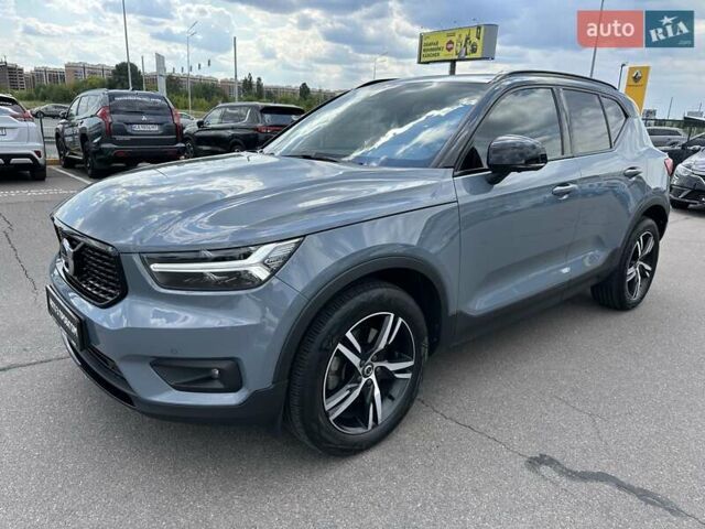 Серый Вольво XC40, объемом двигателя 1.97 л и пробегом 60 тыс. км за 38000 $, фото 3 на Automoto.ua