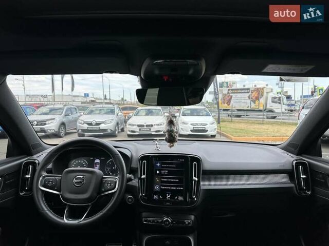 Серый Вольво XC40, объемом двигателя 1.97 л и пробегом 60 тыс. км за 38000 $, фото 16 на Automoto.ua