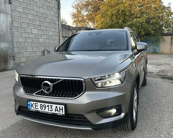 Серый Вольво XC40, объемом двигателя 1.97 л и пробегом 133 тыс. км за 28700 $, фото 29 на Automoto.ua