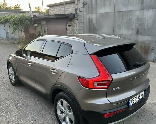 Серый Вольво XC40, объемом двигателя 1.97 л и пробегом 133 тыс. км за 28700 $, фото 26 на Automoto.ua