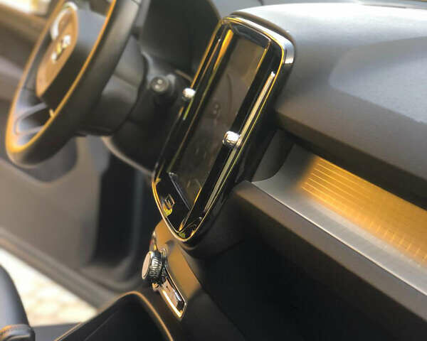 Серый Вольво XC40, объемом двигателя 2 л и пробегом 34 тыс. км за 29900 $, фото 73 на Automoto.ua