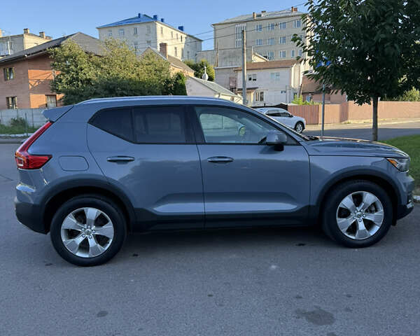 Сірий Вольво XC40, об'ємом двигуна 2 л та пробігом 65 тис. км за 20500 $, фото 5 на Automoto.ua