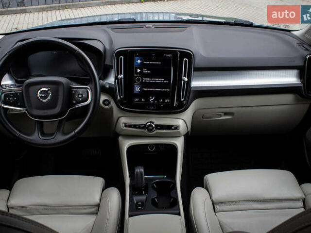 Серый Вольво XC40, объемом двигателя 1.97 л и пробегом 59 тыс. км за 27700 $, фото 43 на Automoto.ua