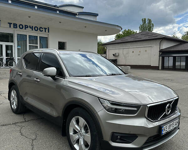Серый Вольво XC40, объемом двигателя 1.97 л и пробегом 132 тыс. км за 30000 $, фото 6 на Automoto.ua