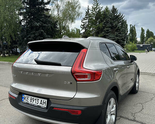 Серый Вольво XC40, объемом двигателя 1.97 л и пробегом 132 тыс. км за 30000 $, фото 5 на Automoto.ua