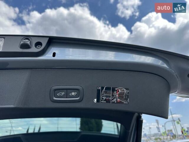 Серый Вольво XC40, объемом двигателя 1.97 л и пробегом 60 тыс. км за 38000 $, фото 9 на Automoto.ua