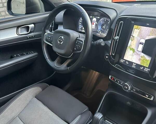 Серый Вольво XC40, объемом двигателя 1.97 л и пробегом 133 тыс. км за 28700 $, фото 11 на Automoto.ua