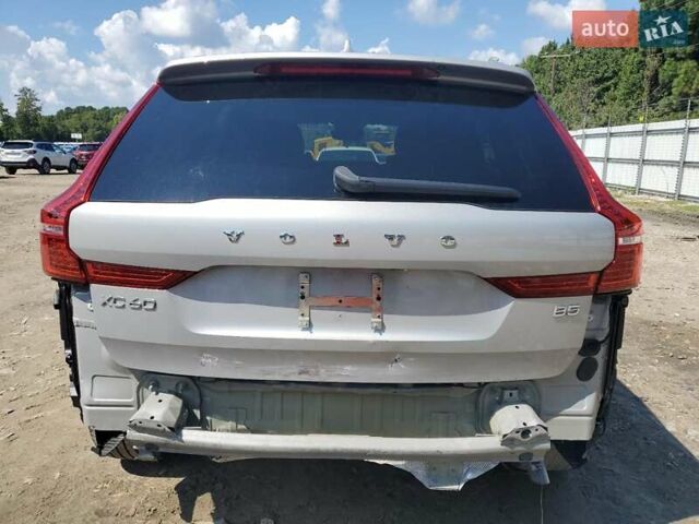 Серый Вольво XC40, объемом двигателя 1.97 л и пробегом 62 тыс. км за 10000 $, фото 2 на Automoto.ua