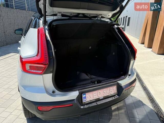 Серый Вольво XC40, объемом двигателя 0 л и пробегом 78 тыс. км за 25000 $, фото 7 на Automoto.ua