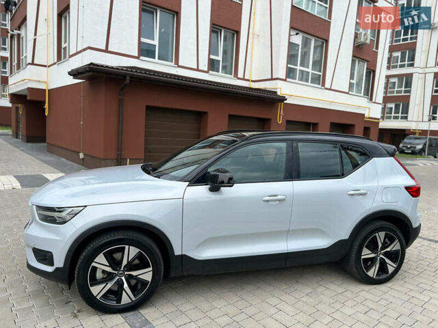 Серый Вольво XC40, объемом двигателя 0 л и пробегом 116 тыс. км за 27300 $, фото 4 на Automoto.ua