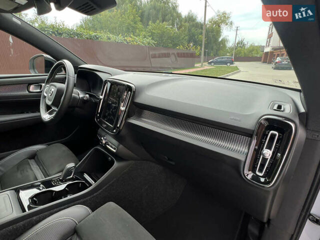 Серый Вольво XC40, объемом двигателя 0 л и пробегом 116 тыс. км за 27300 $, фото 67 на Automoto.ua