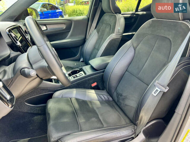 Серый Вольво XC40, объемом двигателя 1.97 л и пробегом 107 тыс. км за 28500 $, фото 14 на Automoto.ua