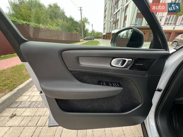 Серый Вольво XC40, объемом двигателя 0 л и пробегом 116 тыс. км за 27300 $, фото 47 на Automoto.ua