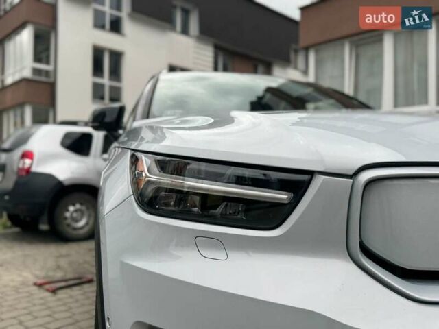 Сірий Вольво XC40, об'ємом двигуна 0 л та пробігом 49 тис. км за 27500 $, фото 4 на Automoto.ua