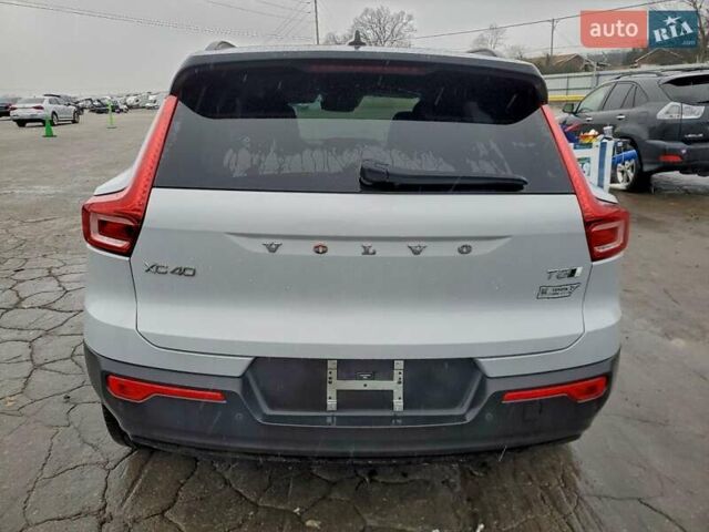 Сірий Вольво XC40, об'ємом двигуна 2 л та пробігом 65 тис. км за 7000 $, фото 2 на Automoto.ua