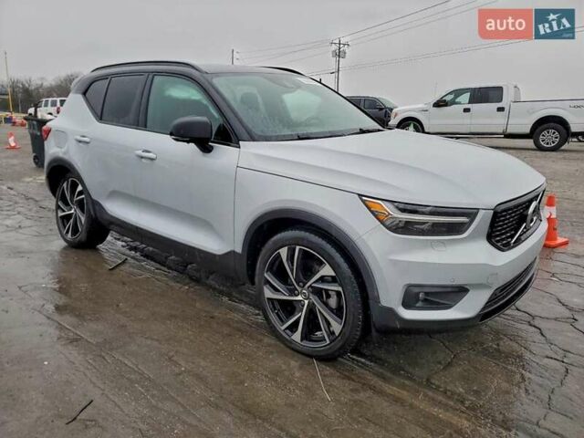 Сірий Вольво XC40, об'ємом двигуна 2 л та пробігом 65 тис. км за 7000 $, фото 4 на Automoto.ua