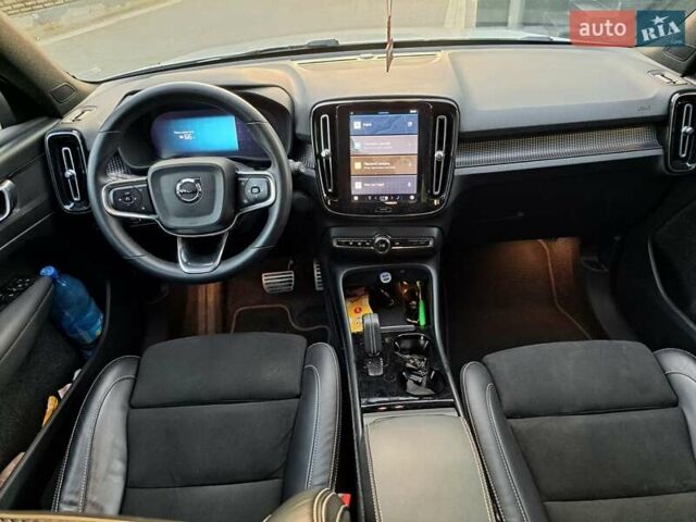 Сірий Вольво XC40, об'ємом двигуна 0 л та пробігом 42 тис. км за 27500 $, фото 6 на Automoto.ua