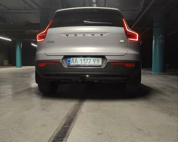 Серый Вольво XC40, объемом двигателя 0 л и пробегом 73 тыс. км за 37000 $, фото 5 на Automoto.ua