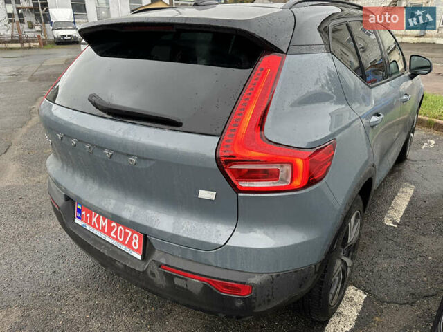 Серый Вольво XC40, объемом двигателя 0 л и пробегом 70 тыс. км за 33900 $, фото 2 на Automoto.ua