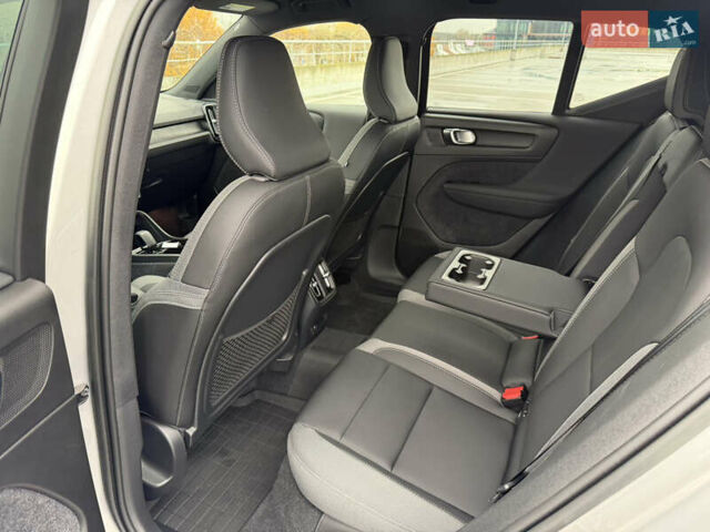 Серый Вольво XC40, объемом двигателя 0 л и пробегом 9 тыс. км за 31500 $, фото 11 на Automoto.ua