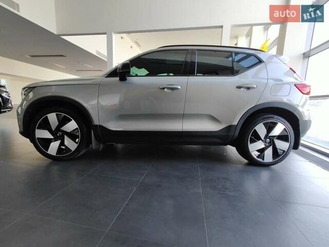 Сірий Вольво XC40, об'ємом двигуна 0 л та пробігом 75 тис. км за 34000 $, фото 3 на Automoto.ua