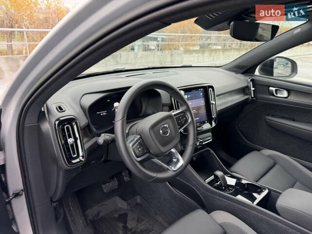 Серый Вольво XC40, объемом двигателя 0 л и пробегом 9 тыс. км за 31500 $, фото 15 на Automoto.ua