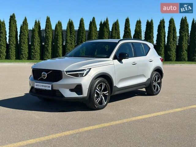Сірий Вольво XC40, об'ємом двигуна 1.97 л та пробігом 19 тис. км за 39816 $, фото 3 на Automoto.ua