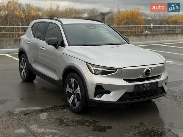 Серый Вольво XC40, объемом двигателя 0 л и пробегом 9 тыс. км за 31500 $, фото 4 на Automoto.ua