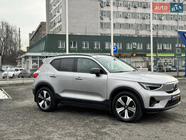 Серый Вольво XC40, объемом двигателя 0 л и пробегом 31 тыс. км за 32500 $, фото 3 на Automoto.ua