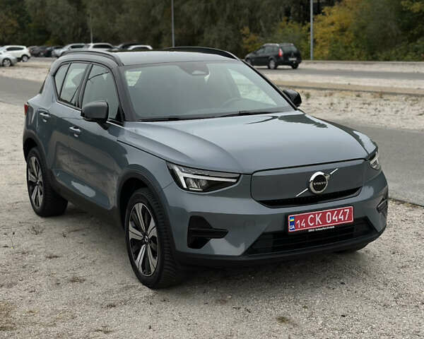 Серый Вольво XC40, объемом двигателя 0 л и пробегом 35 тыс. км за 29500 $, фото 1 на Automoto.ua