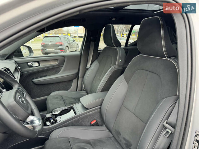 Серый Вольво XC40, объемом двигателя 0 л и пробегом 31 тыс. км за 32500 $, фото 15 на Automoto.ua