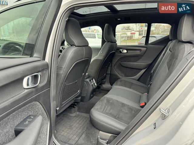Серый Вольво XC40, объемом двигателя 0 л и пробегом 31 тыс. км за 32500 $, фото 22 на Automoto.ua