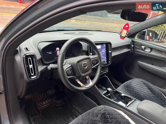 Серый Вольво XC40, объемом двигателя 0 л и пробегом 25 тыс. км за 33400 $, фото 16 на Automoto.ua