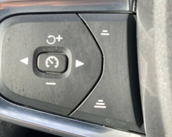 Серый Вольво XC40, объемом двигателя 0 л и пробегом 10 тыс. км за 30697 $, фото 8 на Automoto.ua