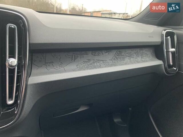 Серый Вольво XC40, объемом двигателя 0 л и пробегом 30 тыс. км за 32300 $, фото 14 на Automoto.ua