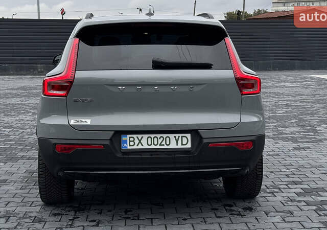 Серый Вольво XC40, объемом двигателя 0 л и пробегом 6 тыс. км за 34900 $, фото 4 на Automoto.ua