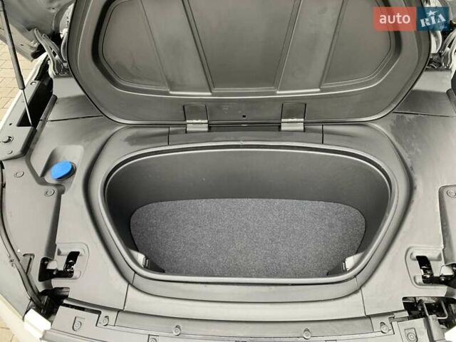 Серый Вольво XC40, объемом двигателя 0 л и пробегом 30 тыс. км за 32300 $, фото 26 на Automoto.ua