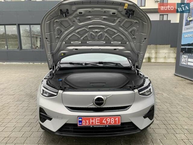 Серый Вольво XC40, объемом двигателя 0 л и пробегом 30 тыс. км за 32300 $, фото 25 на Automoto.ua