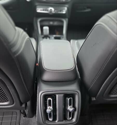 Сірий Вольво XC40, об'ємом двигуна 1.97 л та пробігом 2 тис. км за 34900 $, фото 11 на Automoto.ua
