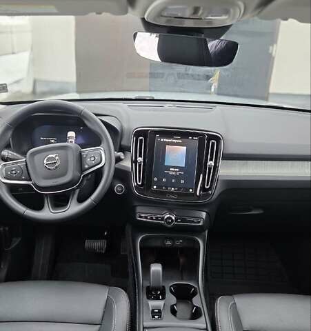 Сірий Вольво XC40, об'ємом двигуна 1.97 л та пробігом 2 тис. км за 34900 $, фото 9 на Automoto.ua