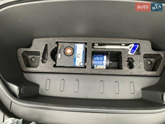 Серый Вольво XC40, объемом двигателя 0 л и пробегом 30 тыс. км за 32300 $, фото 27 на Automoto.ua